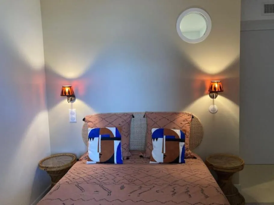 La Maison Rose - Rez De Jardin Villa 600M Plage, 2 Chambres 6 Personnes Le Lavandou