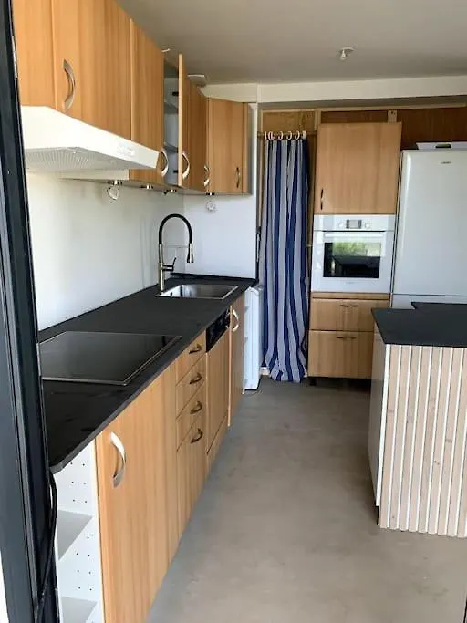 La Maison Rose - Rez De Jardin Villa 600M Plage, 2 Chambres 6 Personnes Le Lavandou