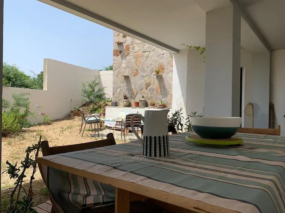 La Maison Rose - Rez De Jardin Villa 600M Plage, 2 Chambres 6 Personnes Le Lavandou 0*,  France