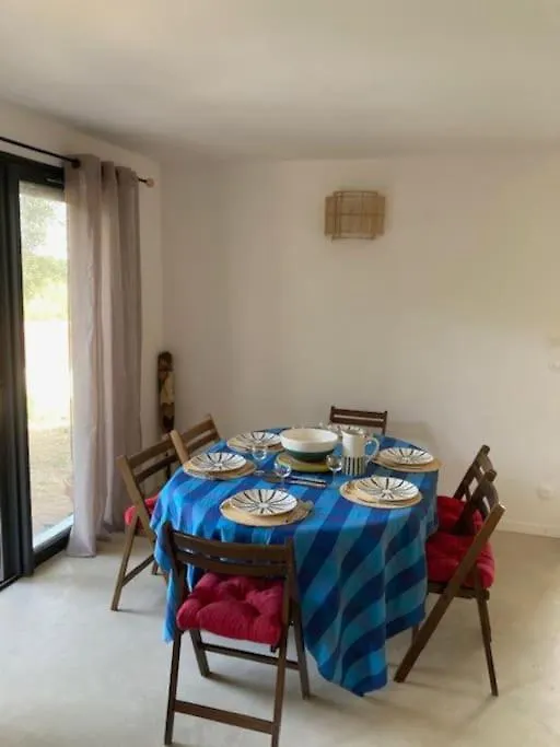 La Maison Rose - Rez De Jardin Villa 600M Plage, 2 Chambres 6 Personnes Le Lavandou France