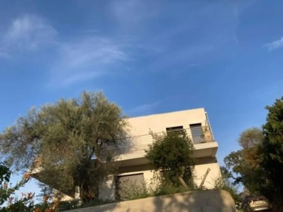 La Maison Rose - Rez De Jardin Villa 600M Plage, 2 Chambres 6 Personnes Le Lavandou