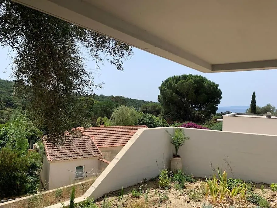 La Maison Rose - Rez De Jardin Villa 600M Plage, 2 Chambres 6 Personnes Le Lavandou